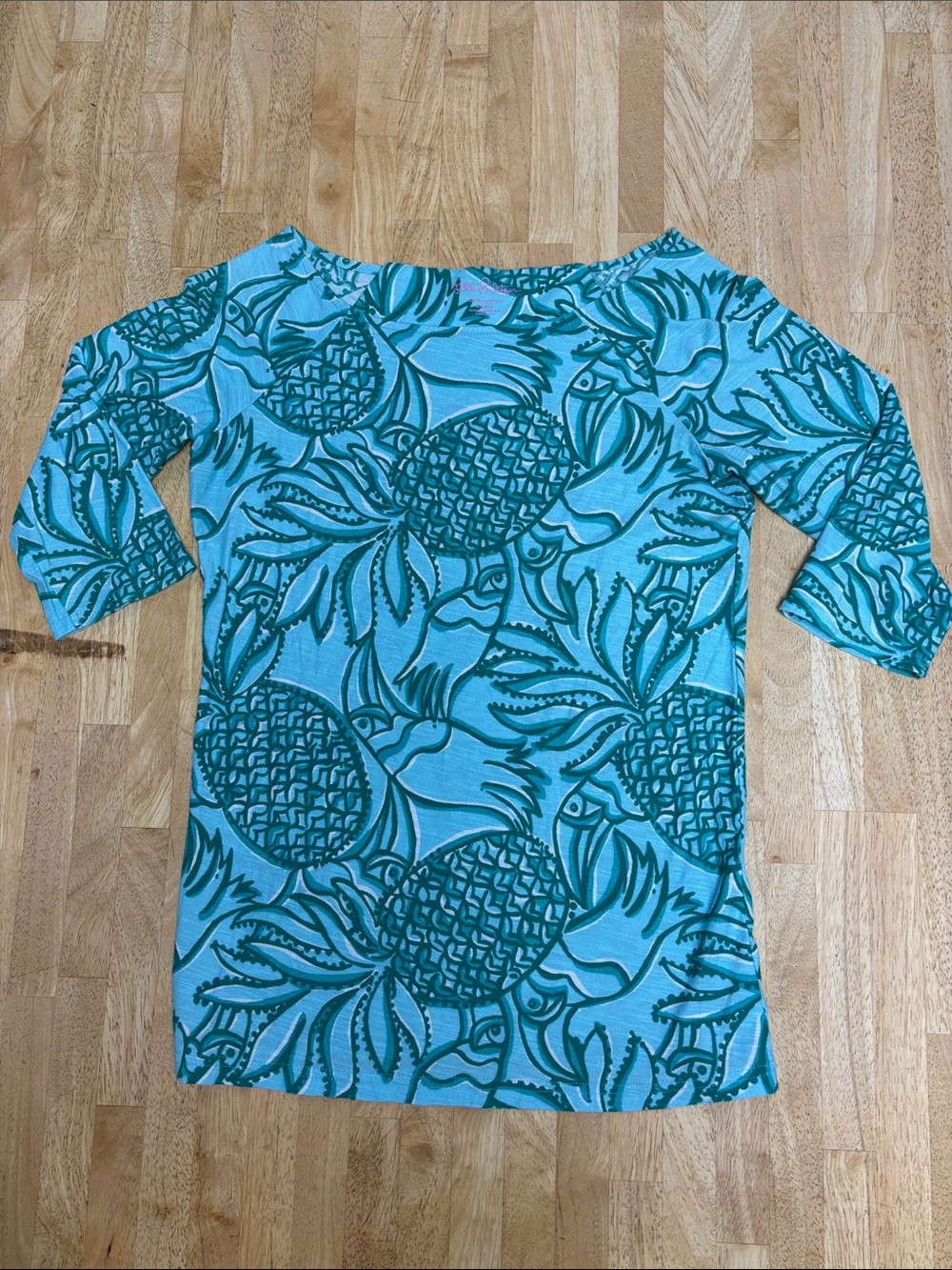 Lilly Pulitzer Blue Teal Pineapple Parrot Graphic Boatneck 3/4 Sleeve Top Sz S